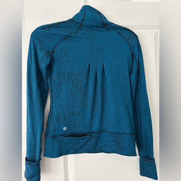Lululemon pullover - Picture 4 of 5